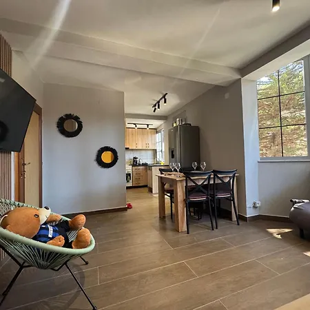 Sunny Hill Apartment *